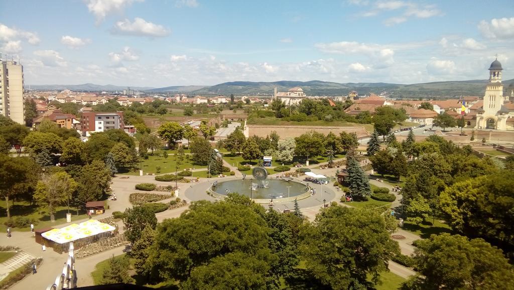 Panoramic Apartment Alba Iulia Buitenkant foto